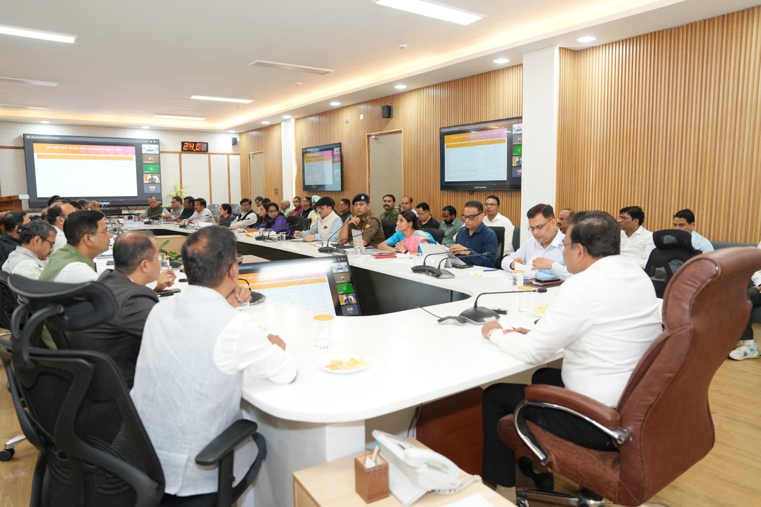 कुंभ 2027 तैयारियों में तेजी, मुख्य सचिव आनंद बर्द्धन के सख्त निर्देश—अक्टूबर 2026 तक पूरे हों सभी कार्य