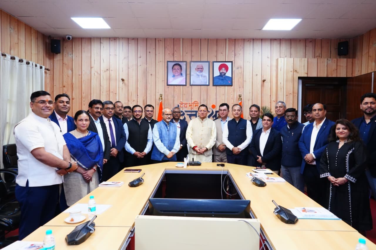 धामी से डिजिटल इंपॉवरमेंट मीट आयोजकों की भेंट, AI और टेक्नोलॉजी पर मंथन