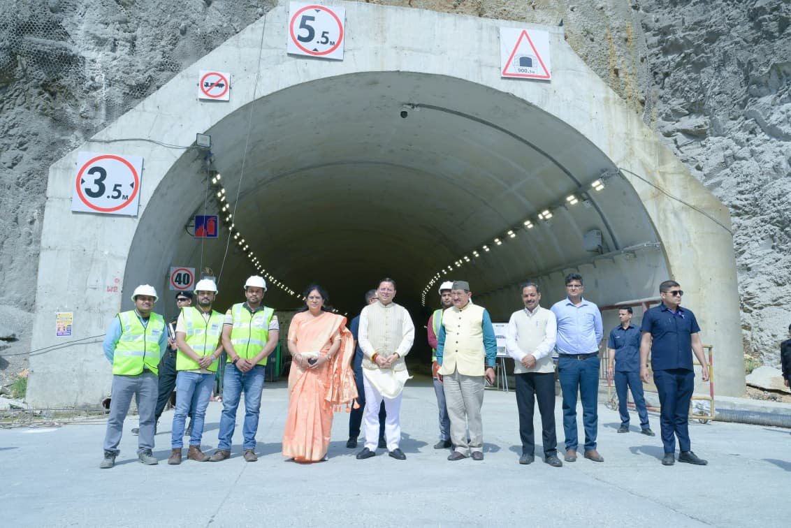 वोकल फॉर लोकल, स्थानीय उत्पाद, रोजगार एवं बेहतर व्यवस्थाएं सरकार की प्राथमिकताएं