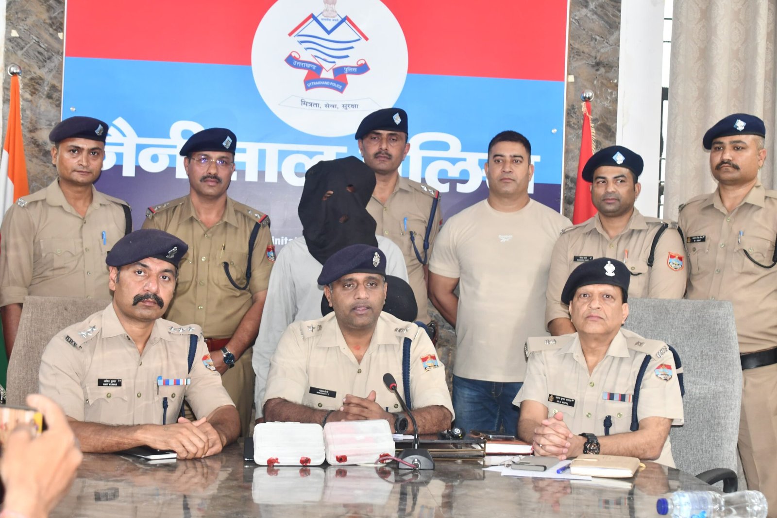 *SSP डॉ0 मंजुनाथ टी.सी. का ‘सिंघम’ स्टाइल: मुखानी में सेंधमारी करने वाले अंतर्राज्यीय चोर का हल्द्वानी पुलिस ने निकाला दिवाला*  *​साहब का आदेश और टीम का एक्शन; सलाखों के पीछे पहुंचा सहारनपुर का शातिर मुंशी राम, 9 लाख से अधिक के सोने चांदी के जेवरात*