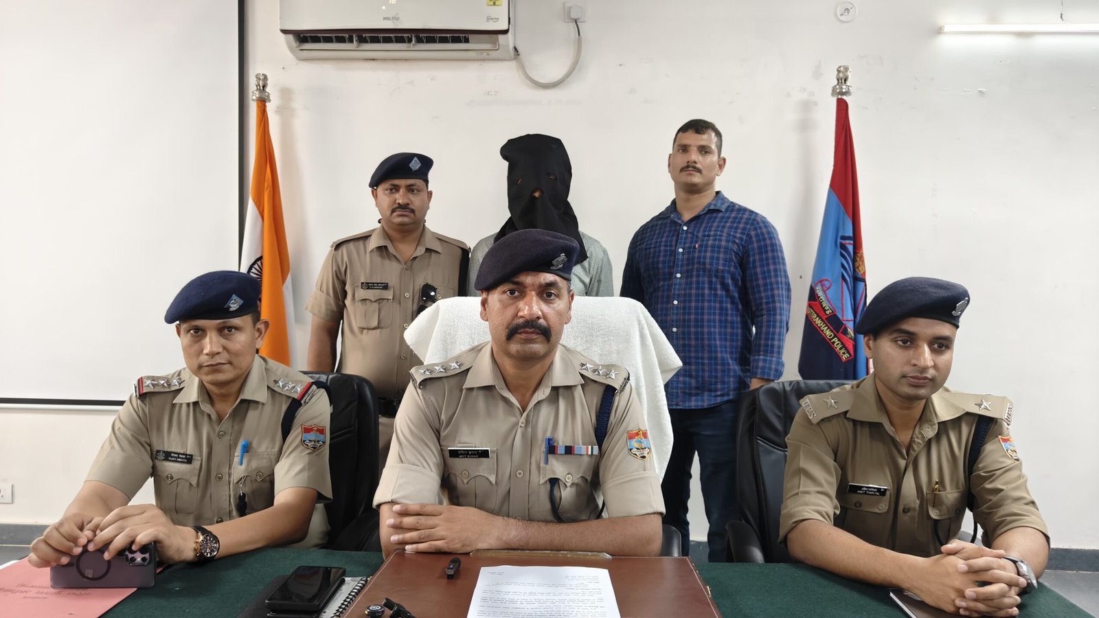 SSP मंजूनाथ का कड़ा एक्शन: जानलेवा फायरिंग करने वाला आरोपी गिरफ्तार*  *रिवाल्वर व कारतूस बरामद — CO अमित का खुलासा*