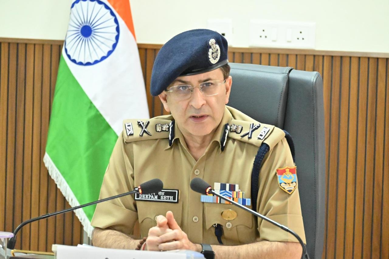 🚨 देहरादून में बढ़ते अपराध पर DGP का सख्त वार, हाई-लेवल मीटिंग में बड़े फैसले!