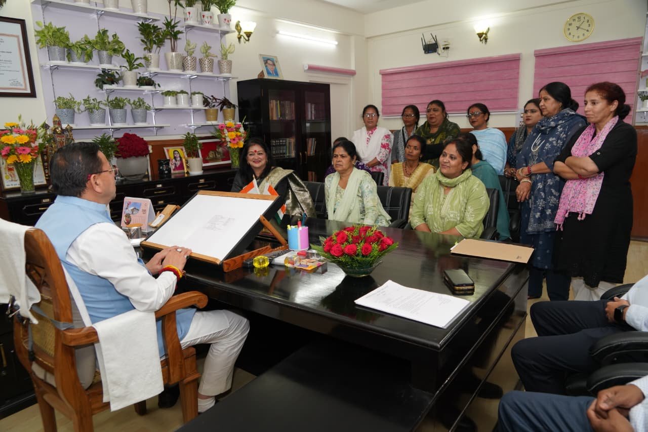 मुख्यमंत्री पुष्कर सिंह धामी से मुलाकात के बाद आंगनबाड़ी कर्मियों को मिला बड़ा आश्वासन