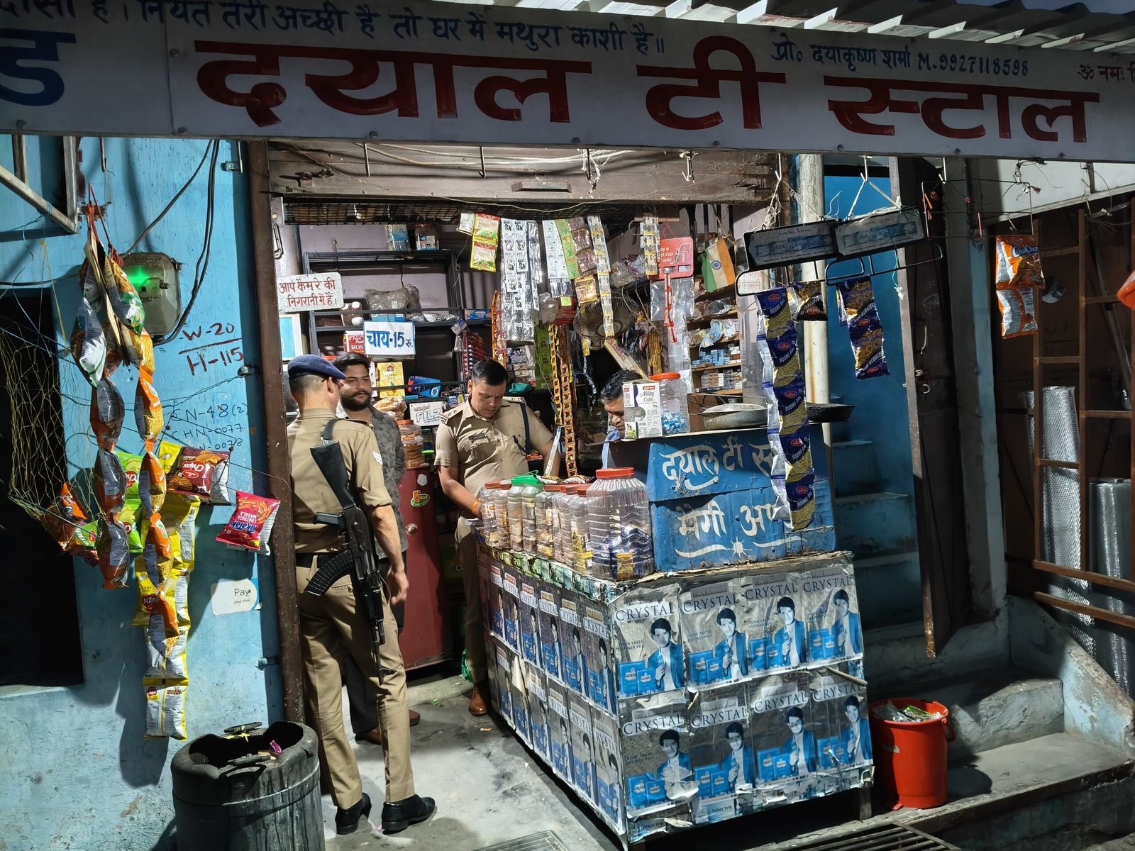 रामनगर में ‘शराब की अवैध महफिल’ का भंडाफोड़, ठेले पर सज रही थी जाम की दुकान — पुलिस ने दबोचा कारोबारी 🍾⚡  #रामनगर में पुलिस का ताबड़तोड़ एक्शन, शराब माफियाओं पर टूटा कहर — आखिर आबकारी विभाग क्यों बना तमाशबीन? 🍾🚨  #आबकारी विभाग की सुस्ती पर उठे सवाल, खुलेआम सज रही थी शराब की महफिल