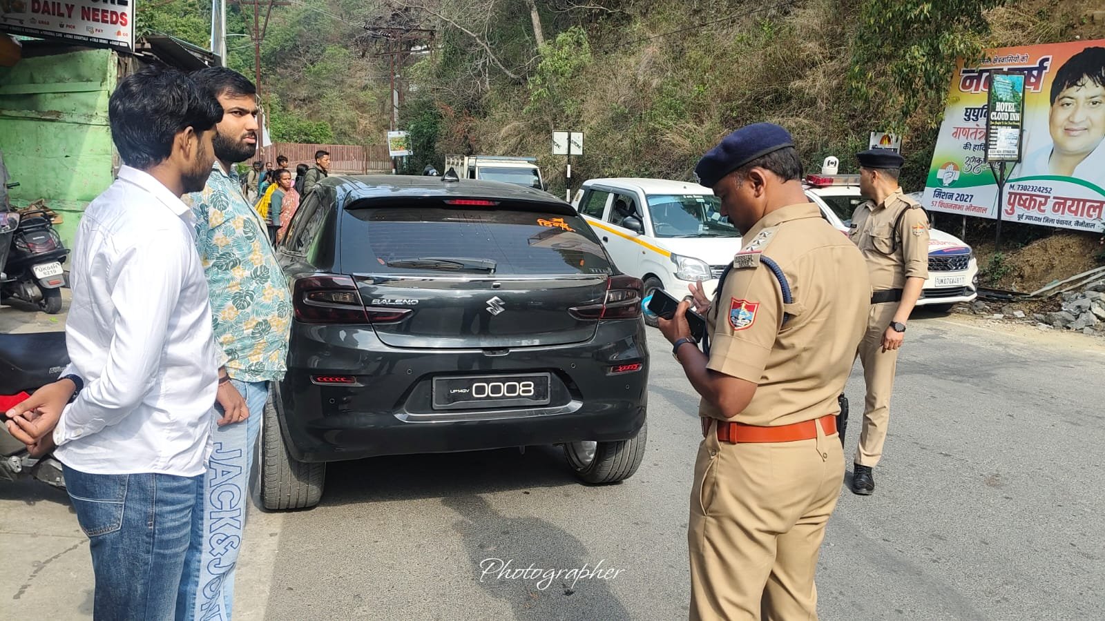काले शीशे और मॉडिफाइड वाहनों पर पुलिस की ताबड़तोड़ कार्रवाई जारी