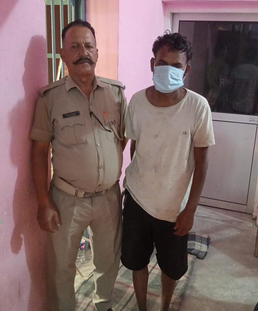 फरार वारंटियों पर पुलिस का शिकंजा, लालकुआं में आरोपी गिरफ्तार