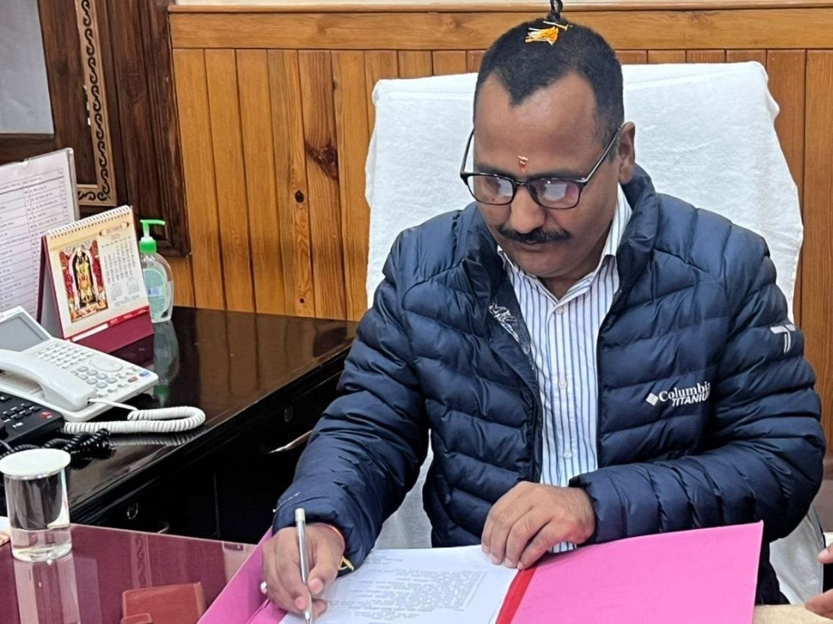 नैनीताल में निजी स्कूलों पर प्रशासन सख्त, 107 स्कूलों को जारी हुए नोटिस