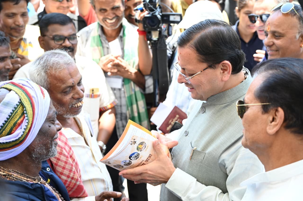 चारधाम यात्रा व्यवस्थाओं पर मुख्यमंत्री धामी की पैनी नजर, ट्रांजिट कैंप का किया औचक निरीक्षण