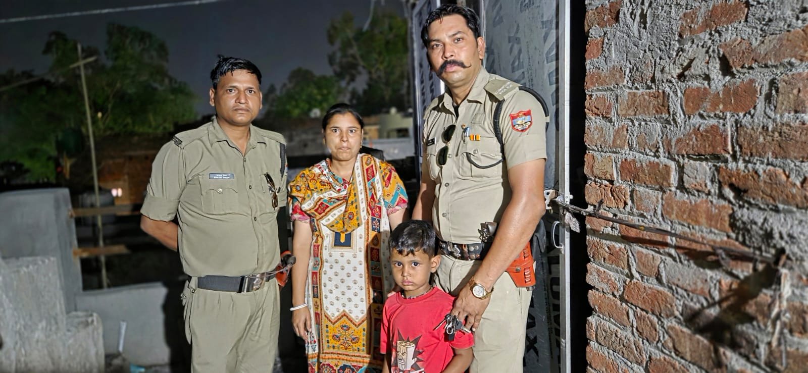 “रोता मिला मासूम, पुलिस बनी मसीहा; कुछ घंटों में परिवार से मिलाया”