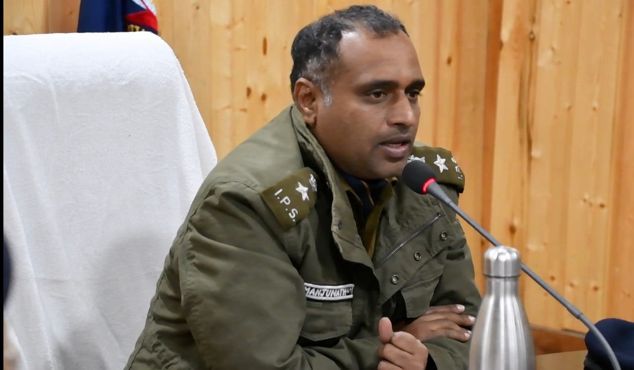 कैंची धाम मेला 2026: श्रद्धालुओं की सुविधा के लिए मध्यरात्रि तक खुले रहेंगे बाजार, SSP नैनीताल ने दिए निर्देश