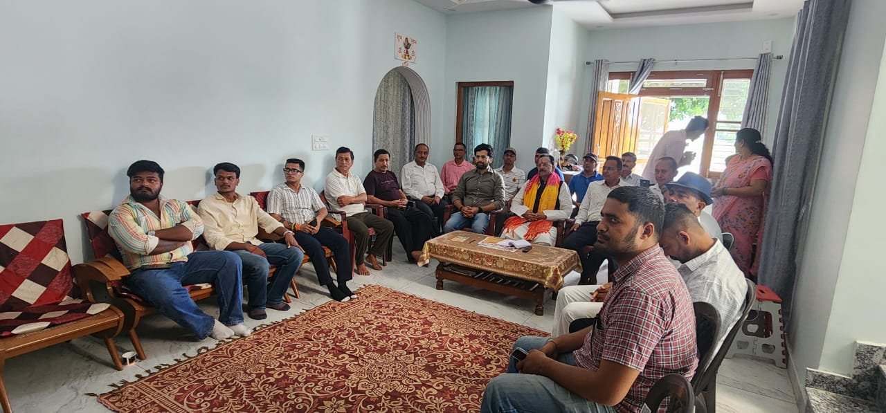 हल्द्वानी में सांसद अजय भट्ट ने कार्यकर्ताओं संग सुनी ‘मन की बात’, जनसमस्याओं पर भी की चर्चा