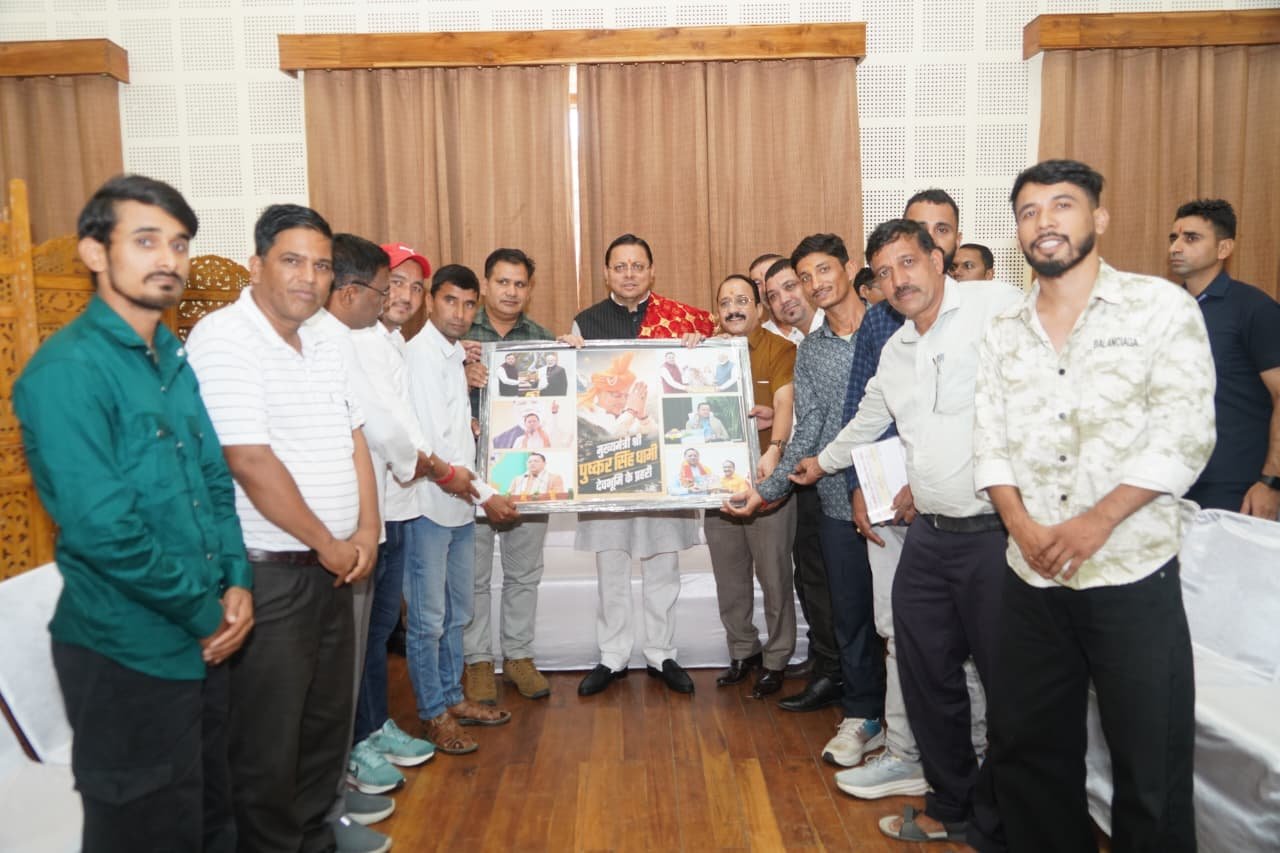 मुख्यमंत्री को मुख्य सेवक के रूप में सर्वाधिक कार्यकाल पूर्ण करने पर विभिन्न संगठनों ने दी बधाई