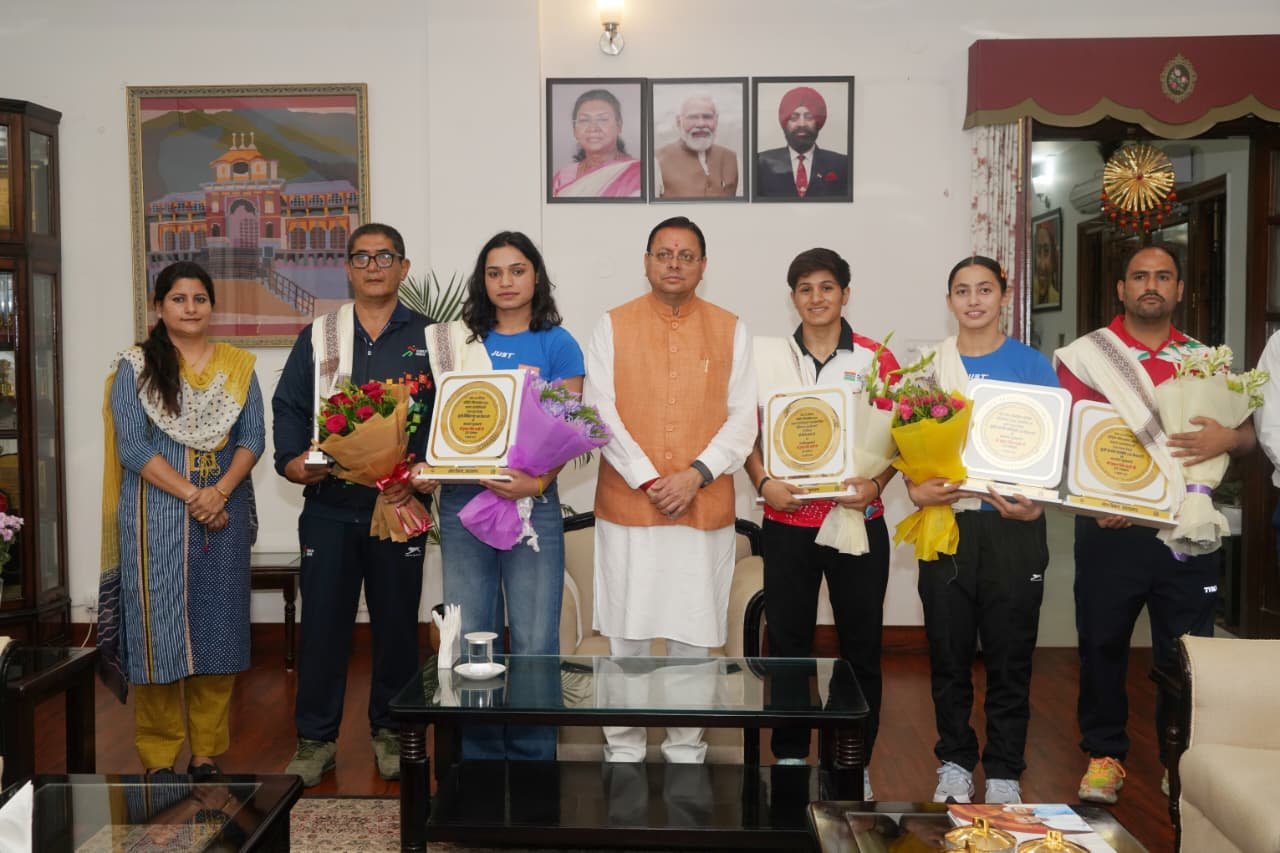 उत्तराखंड की बेटियों का अंतरराष्ट्रीय मंच पर जलवा, सीएम धामी ने किया सम्मान।