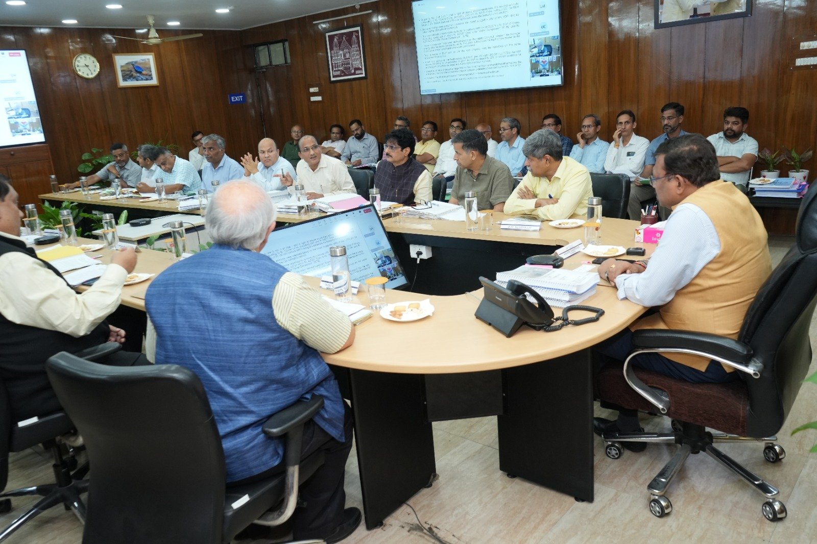 प्रबंध निदेशक के पद पर स्थाई पदभार ग्रहण करने के बाद  अजय कुमार सिंह की पहली बोर्ड बैठक।