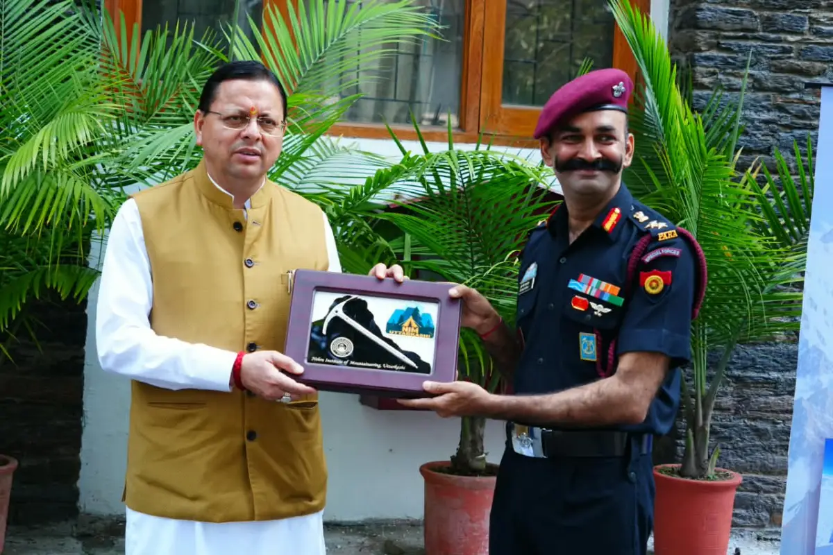 पर्वतारोहियों का साहस, अनुशासन और टीम भावना युवाओं के लिए प्रेरणादायी: मुख्यमंत्री