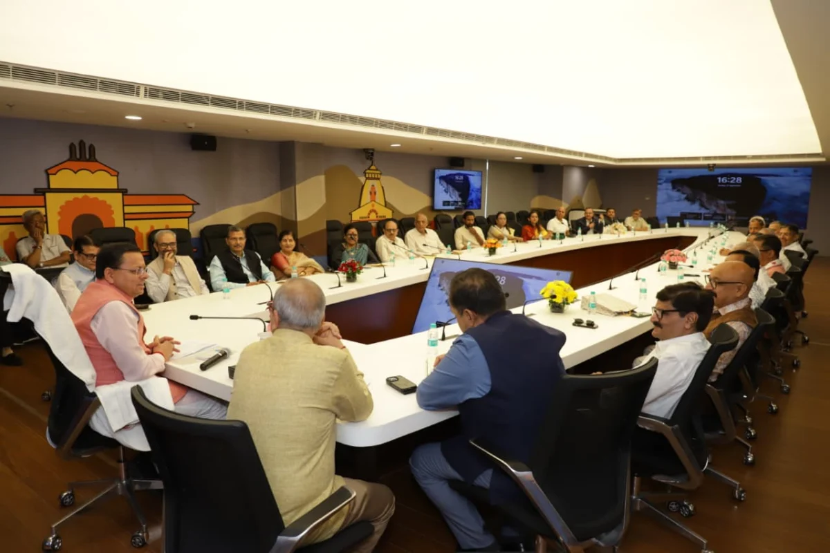 दिल्ली में प्रवासी उत्तराखंडियों से मिले सीएम धामी, विकास में भागीदारी और सुझावों को बताया अहम