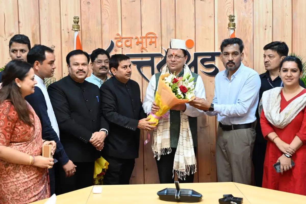 मुख्यमंत्री  पुष्कर सिंह धामी के जन्मदिवस पर मुख्यमंत्री आवास में उमड़ा आत्मीयता का माहौल, मंत्रीगण, अधिकारी-कर्मचारी और जनप्रतिनिधियों ने दी शुभकामनाएं