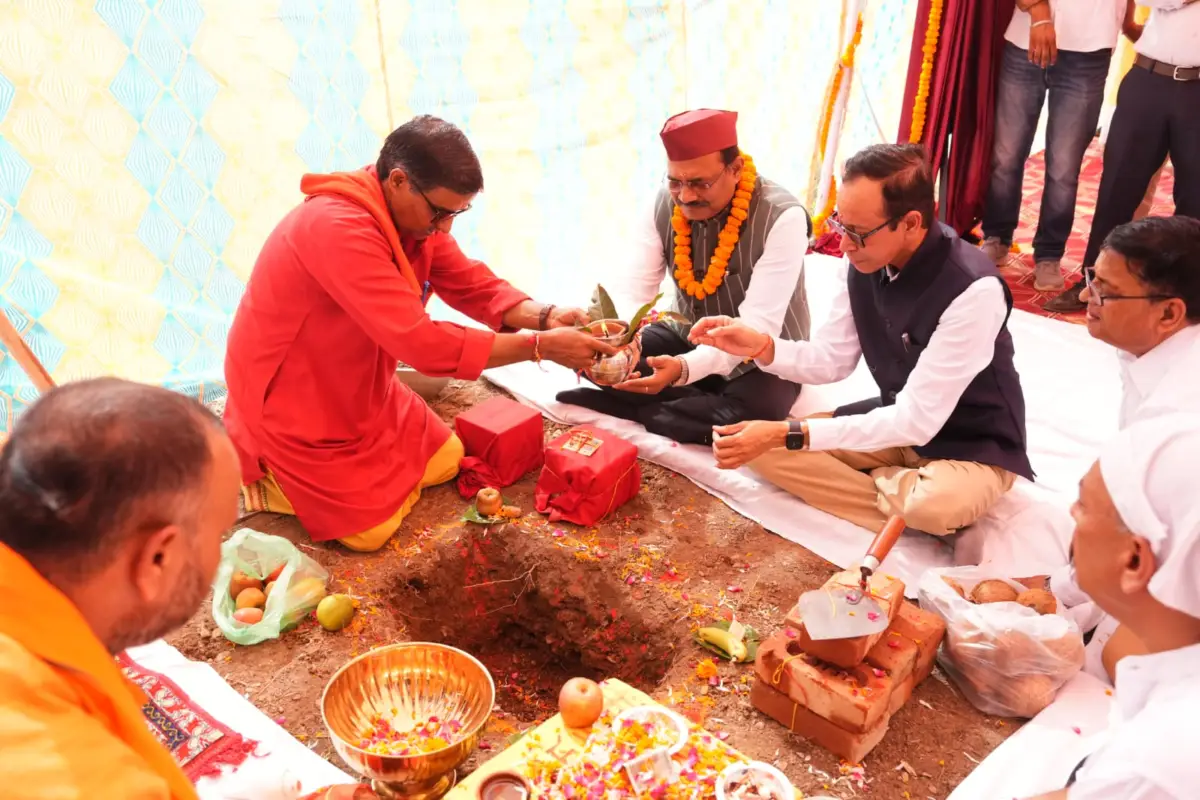 देहरादून में आईआईएम काशीपुर कैंपस का भूमिपूजन, युवाओं को मिलेगी उच्च स्तरीय मैनेजमेंट शिक्षा