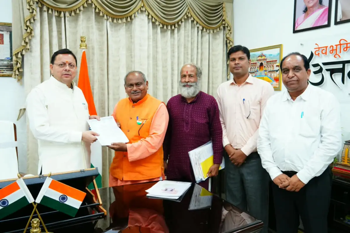 स्वतंत्रता सेनानी उत्तराधिकारी परिवार समिति के प्रतिनिधिमंडल ने सीएम धामी से की मुलाकात