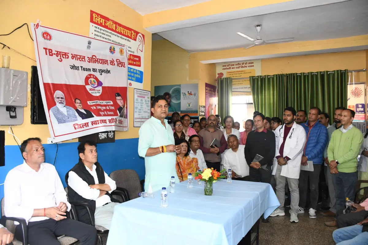 जलजनित बीमारी से प्रभावित परिवारों से मिले मंत्री कैड़ा, मुआवजे का दिया भरोसा