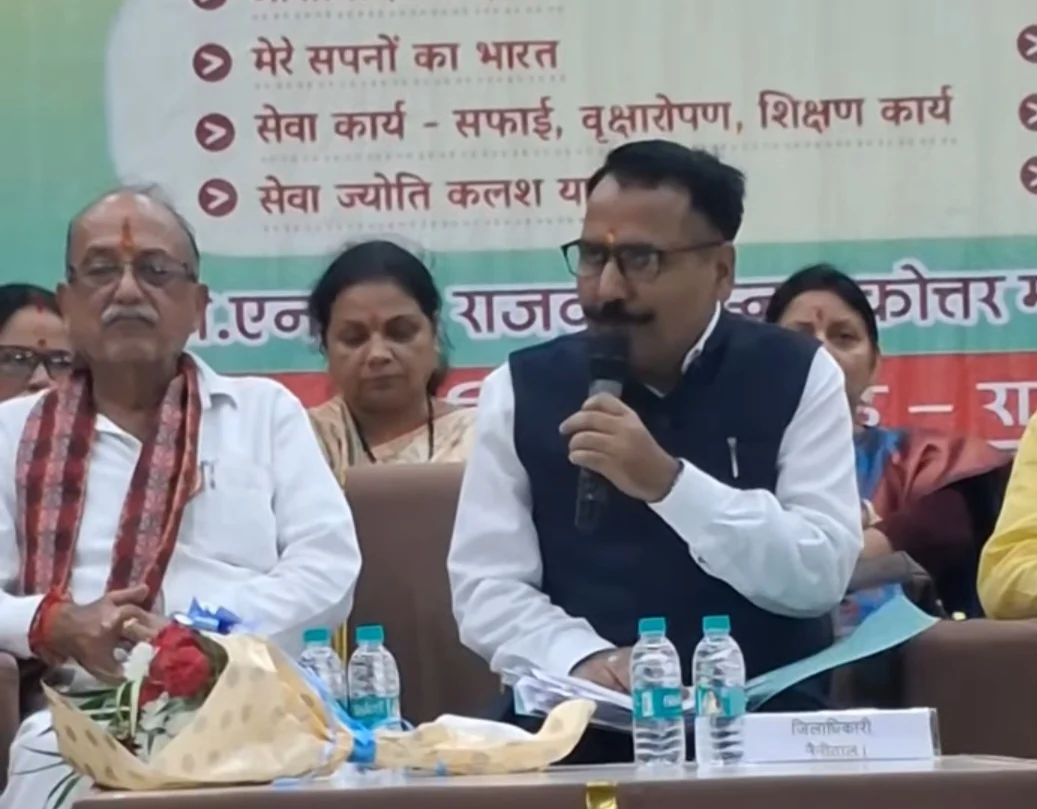 रामनगर में झूलते बिजली के तारों पर डीएम सख्त, सुरक्षा के मद्देनजर तत्काल व्यवस्था दुरुस्त करने के निर्देश
